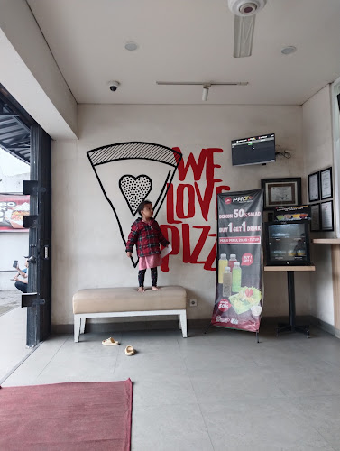 Pizza Hut Delivery - PHD Indonesia - Gastronomi dan perhotelan