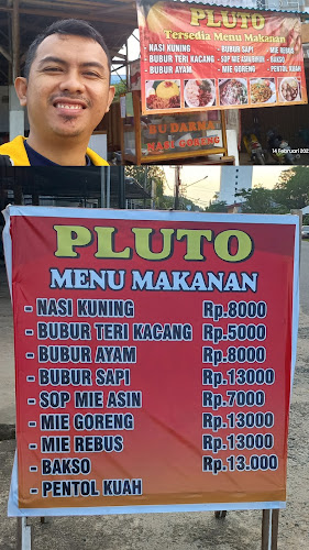 Opinii despre Cafe PLUTO (Si Way Cafe) în Kota Singkawang - Gastronomi dan perhotelan