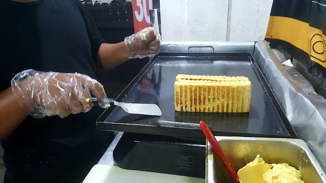 Roti Bakar Bahagia - Gastronomi dan perhotelan