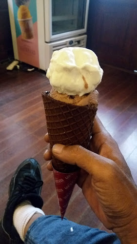 Opinii despre Le Cafe Gourmand în Surabaya - Gastronomi dan perhotelan