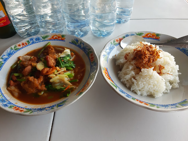 Opinii despre Warung Utama Sari în Kota Denpasar - Gastronomi dan perhotelan