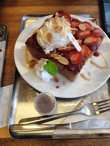 Joyi Bakes Cafe - Tiramisu Bingsoo Tea Dessert - Gastronomi dan perhotelan