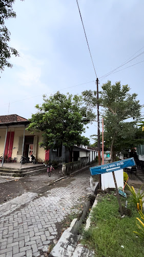 Opinii despre JT.SHINE în Kota Mojokerto - Gastronomi dan perhotelan