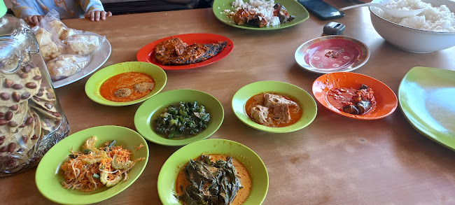 Opinii despre Pondok Ikan Bakar Aru Cabang Teluk Kabung în Kota Padang - Gastronomi dan perhotelan