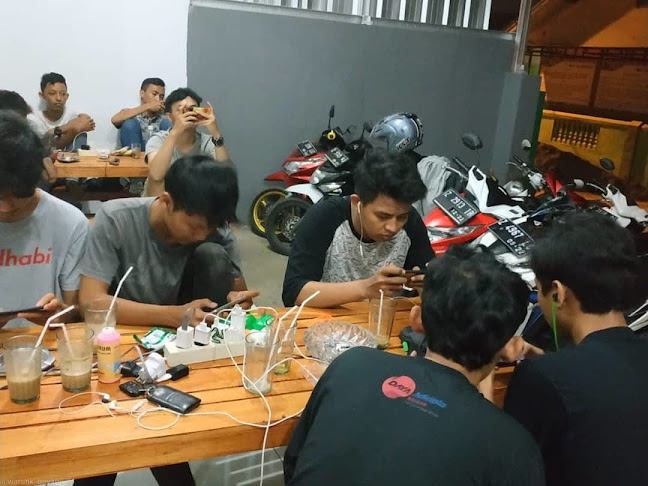 TOKO GAYATRI, KOS GAYATRI - Gastronomi dan perhotelan