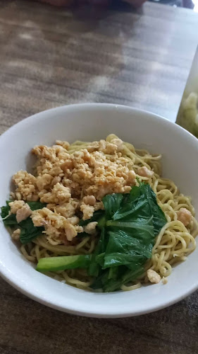 Comentarii opinii despre Mie Bandung Sesetan, Cabang Teuku umar