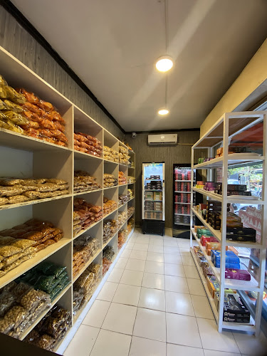 Opinii despre Lapis Tugu Malang Ketapian în Kota Denpasar - Gastronomi dan perhotelan