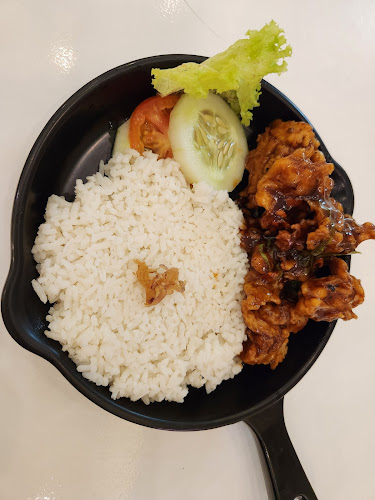 Opinii despre Garden Resto în Kota Surakarta - Gastronomi dan perhotelan