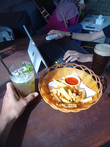 Samping Klinik Mata SMEC, Jl. W.R. Supratman No.KM 12, Air Raja, Kec. Tanjungpinang Tim., Kota Tanjung Pinang, Kepulauan Riau 29125