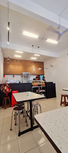 Pakuwon Trade Center, Jl. Raya Lontar No.2, Babatan, Kec. Wiyung, Surabaya, Jawa Timur 60216