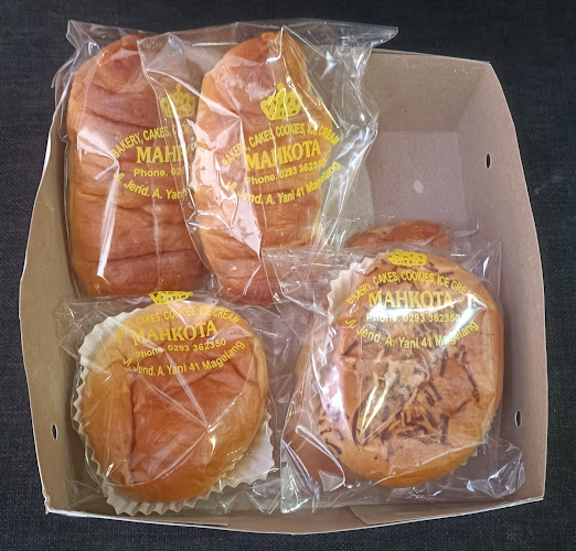 Es Krim dan Salon Mahkota - Gastronomi dan perhotelan