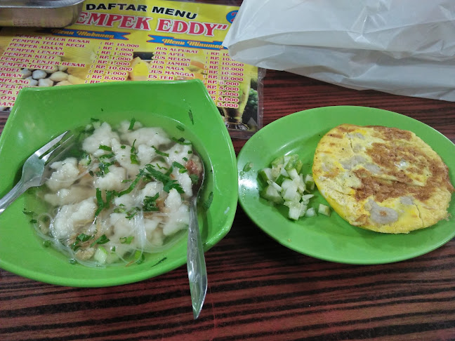 Opinii despre Pempek Edy în Kota Palembang - Gastronomi dan perhotelan