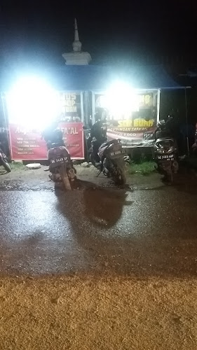 Opinii despre Warung Angkringan SAFA'AL în Kota Bandar Lampung - Gastronomi dan perhotelan