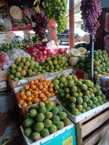 Opinii despre Buah buahan cihanjuang în Kota Cimahi - Gastronomi dan perhotelan