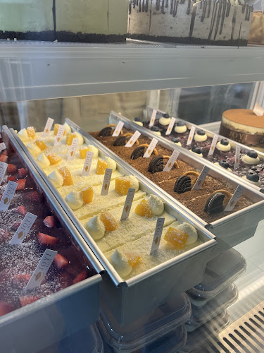 Joyi Bakes Cafe - Tiramisu Bingsoo Tea Dessert - Kota Batam