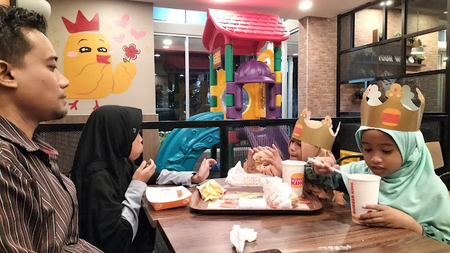 Jl. Hasanuddin No.12, RT.001/RW.03, Baru, Kec. Ujung Pandang, Kota Makassar, Sulawesi Selatan 90111