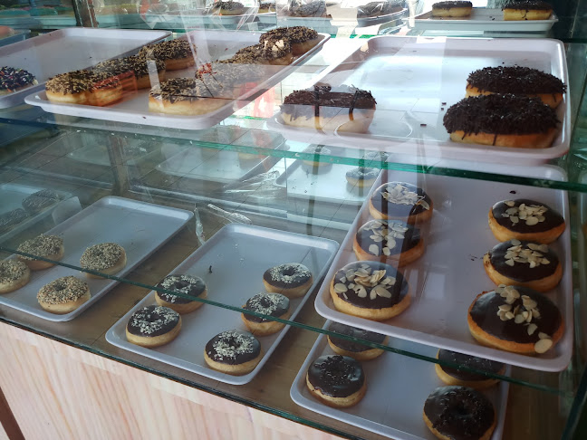 Donat Madu Cihanjuang - Gastronomi dan perhotelan