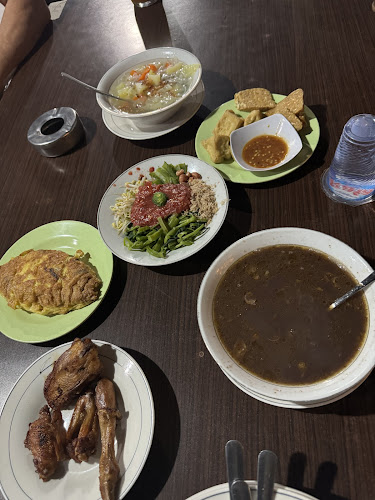 Opinii despre Resto Kemuning Majapahit în Kota Mataram - Gastronomi dan perhotelan