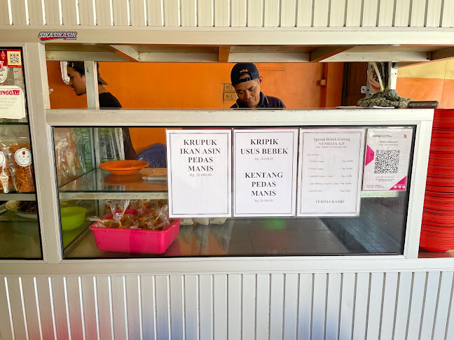 Opinii despre Bebek Yamelia în Kota Denpasar - Gastronomi dan perhotelan