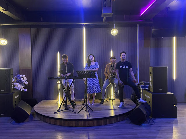 Comentarii opinii despre Nine Stage Lounge And Bar