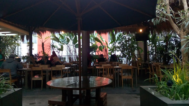 Opinii despre Kedai Rimbun Restaurant în Kota Bandung - Gastronomi dan perhotelan