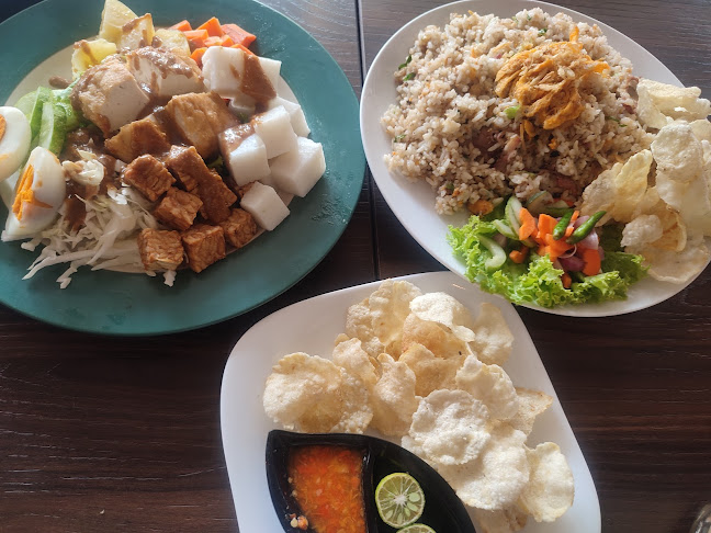 Opinii despre La Basil Koffie & Resto în Kota Bandung - Gastronomi dan perhotelan