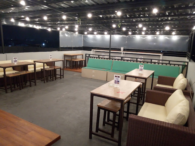 Ruang tamu cafe & resto