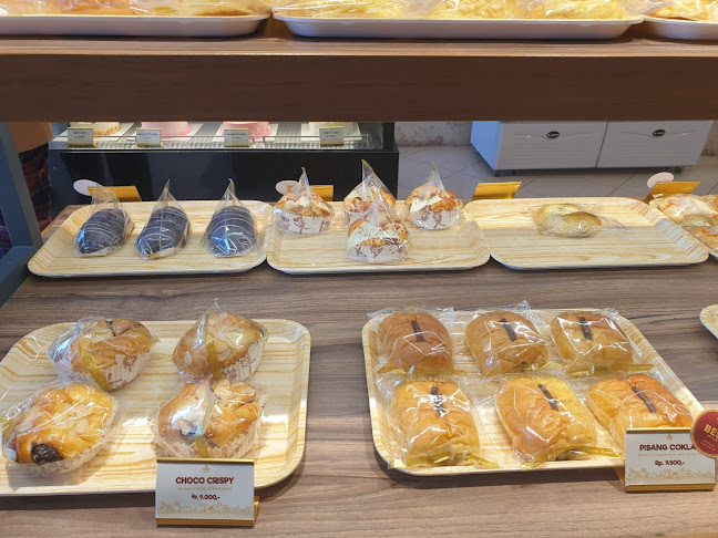 Anita Family Bakery Kapas Krampung - Gastronomi dan perhotelan