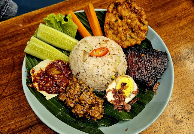 Opinii despre Pandan Kuring Rastaurant Living World Denpasar în Kota Denpasar - Gastronomi dan perhotelan