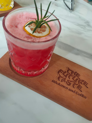 Jl. Ciliwung No.17, Cihapit, Kec. Bandung Wetan, Kota Bandung, Jawa Barat 40114