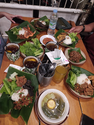 Warung Cari Makan - Gastronomi dan perhotelan