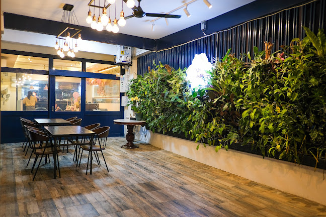 Enchanté Dining - Kota Medan