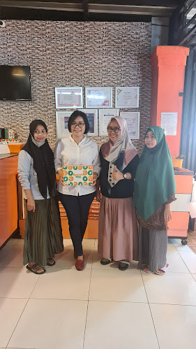 Cafe Mella - Gastronomi dan perhotelan