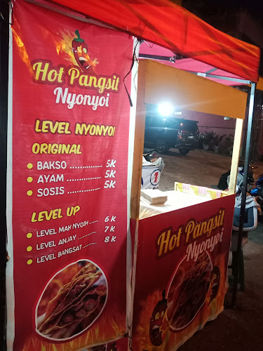 Opinii despre Hot Pangsit Nyonyoi Cabang 2 în Kota Padang - Gastronomi dan perhotelan