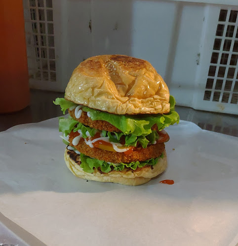 Opinii despre Gerobakku în Kota Makassar - Gastronomi dan perhotelan