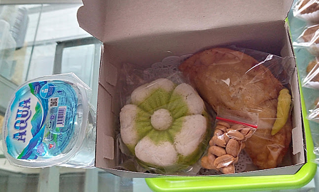 SATRIA DONAT & BAKERY BLITAR - Gastronomi dan perhotelan