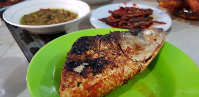 Opinii despre Rumah Makan Pahlawan în Kota Banda Aceh - Gastronomi dan perhotelan