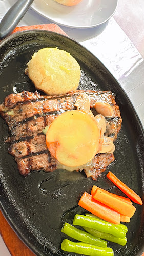 Boncafe Steak & Ice Cream - Gastronomi dan perhotelan
