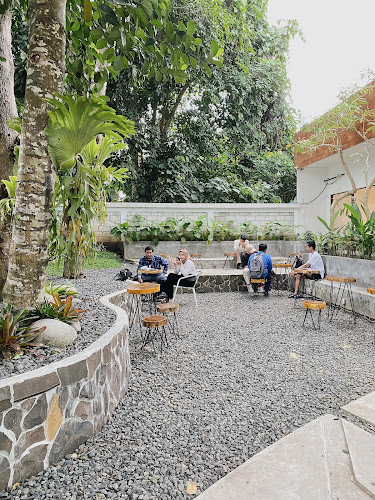 Jl. Arwana Komp.Ratu Elok, Loktabat Sel., Kec. Banjarbaru Selatan, Kota Banjar Baru, Kalimantan Selatan 70714