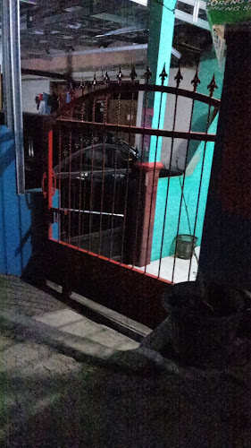 Opinii despre Nasi goreng dan ayam gepuk Bu Erwe în Kota Semarang - Gastronomi dan perhotelan