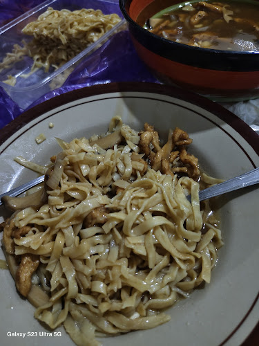 Opinii despre Kafe Biru în Kota Surakarta - Gastronomi dan perhotelan