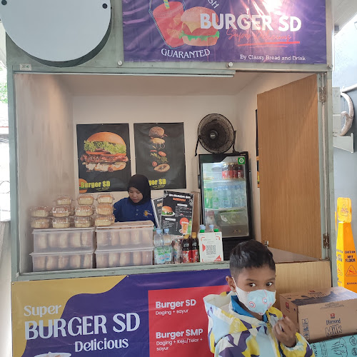 Opinii despre Burger SD Stasiun PondokCina în Kota Depok - Gastronomi dan perhotelan