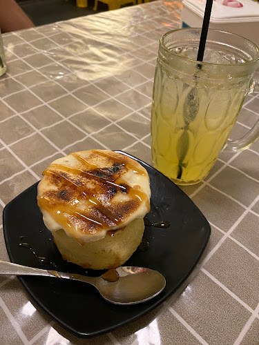 Opinii despre Gang Makmoer în Kota Sukabumi - Gastronomi dan perhotelan