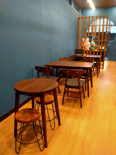 Opinii despre Heiwa Coffee And Co. X Ayam Gepuk Pak Gembus Cimahi în Kota Cimahi - Gastronomi dan perhotelan