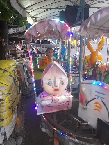 Opinii despre Pasar Purwogondo în Kota Semarang - Gastronomi dan perhotelan