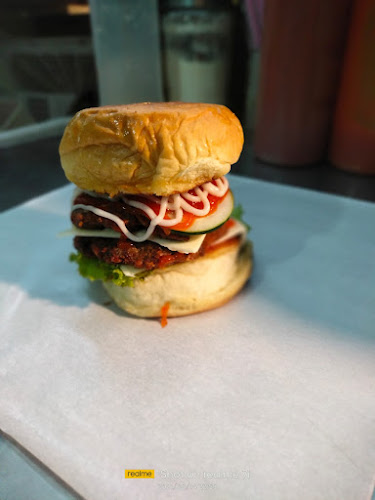 Jl. Talasalapang, Gn. Sari, Kec. Rappocini, Kota Makassar, Sulawesi Selatan 90221