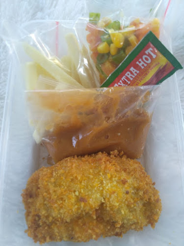 Khara Tea Teh & Queen Burger