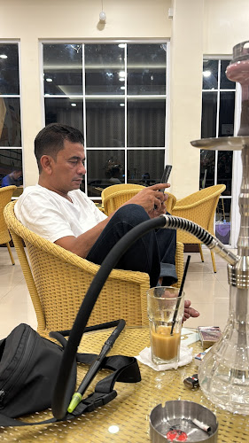Opinii despre ELBOS CAFE & SHISHA în Kota Makassar - Gastronomi dan perhotelan