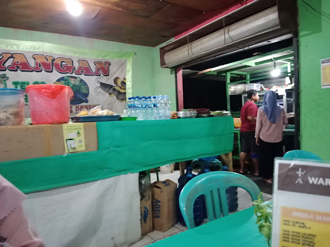 Opinii despre Warung Guyangan Lamongan Mas Kembar în Kota Kendari - Gastronomi dan perhotelan