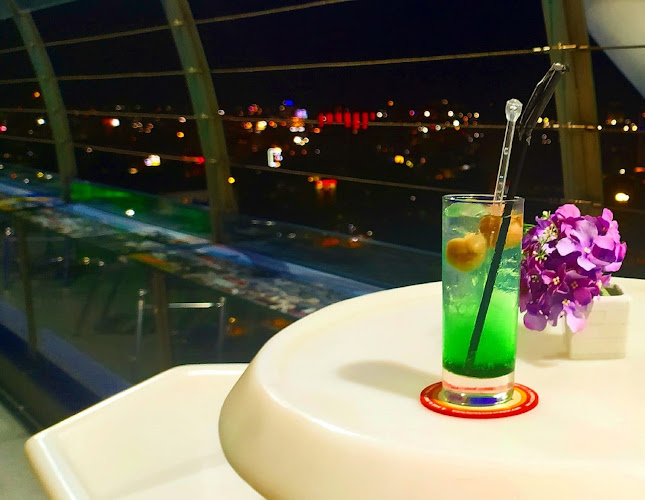 Opinii despre Karebosi Sky Lounge and Park în Kota Makassar - Gastronomi dan perhotelan